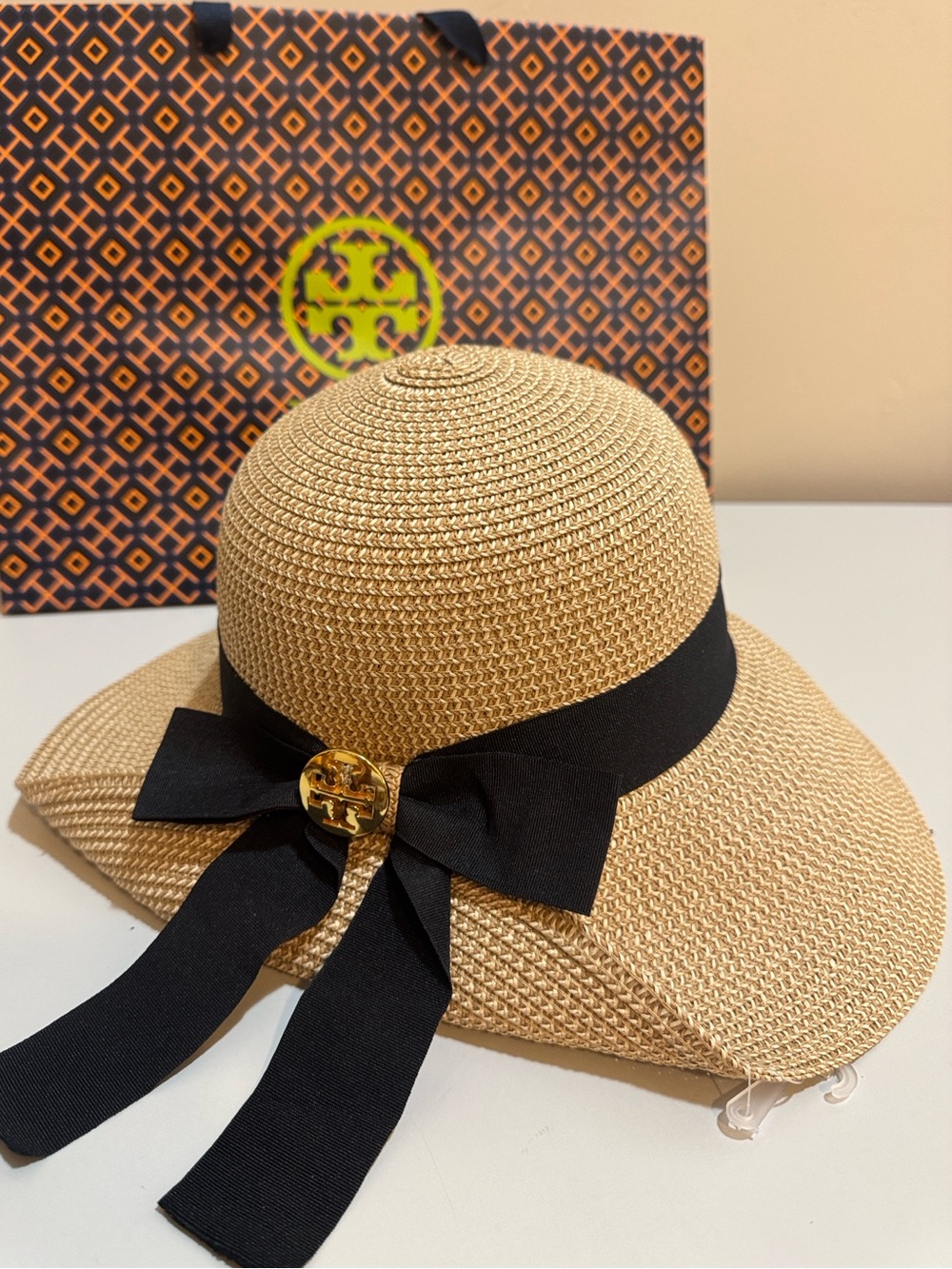 Tory Burch✨ Tan and Black Sun Hat one size UPF 50 +